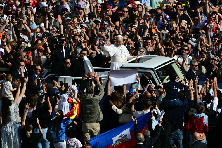 POPE LEO XIV BEGINS PAPACY WITH CALL FOR PEACE AND GLOBAL UNITY